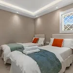 Front With Pool Apartament *