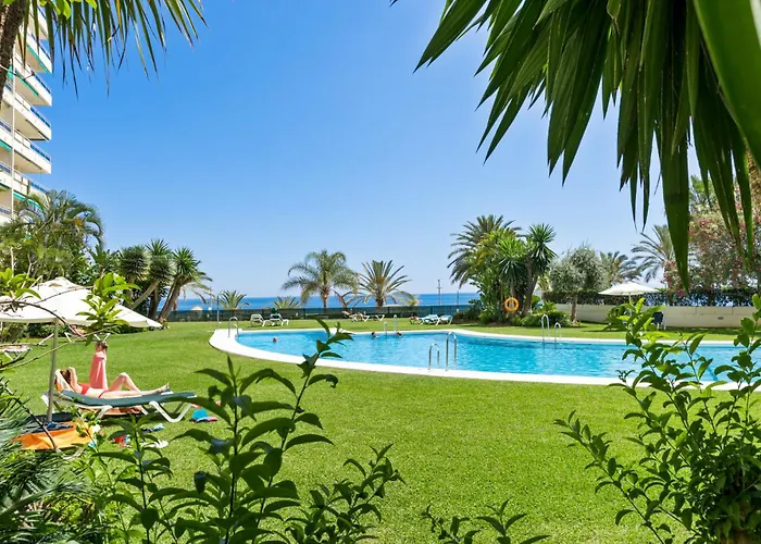 Front With Pool Marbella